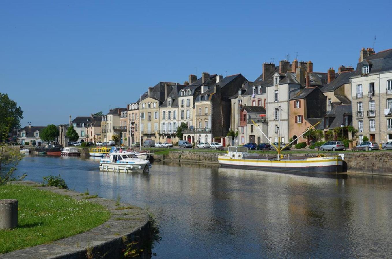 Spacieux T3 Lumineux Dans Quartier Historique Avec Wifi 雷东 外观 照片